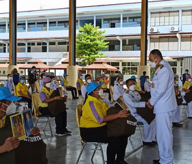 พลเอก กัมปนาท รุดดิษฐ์ องคมนตรี ... พารามิเตอร์รูปภาพ 8