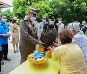 พลเอก กัมปนาท รุดดิษฐ์ ร่วมกับมูลนิธิราชประชานุเคราะห์ ... พารามิเตอร์รูปภาพ 2