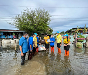 นายวิลาศ รุจิวัฒนพงศ์ รองประธานฝ่ายบรรเทาทุกข์ ... พารามิเตอร์รูปภาพ 2