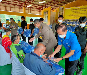 นายพลากร สุวรรณรัฐ องคมนตรี ร่วมกับ ... พารามิเตอร์รูปภาพ 5