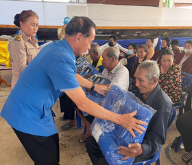 นายวิลาศ รุจิวัฒนพงศ์ รองประธานฝ่ายบรรเทาทุกข์ ... พารามิเตอร์รูปภาพ 4